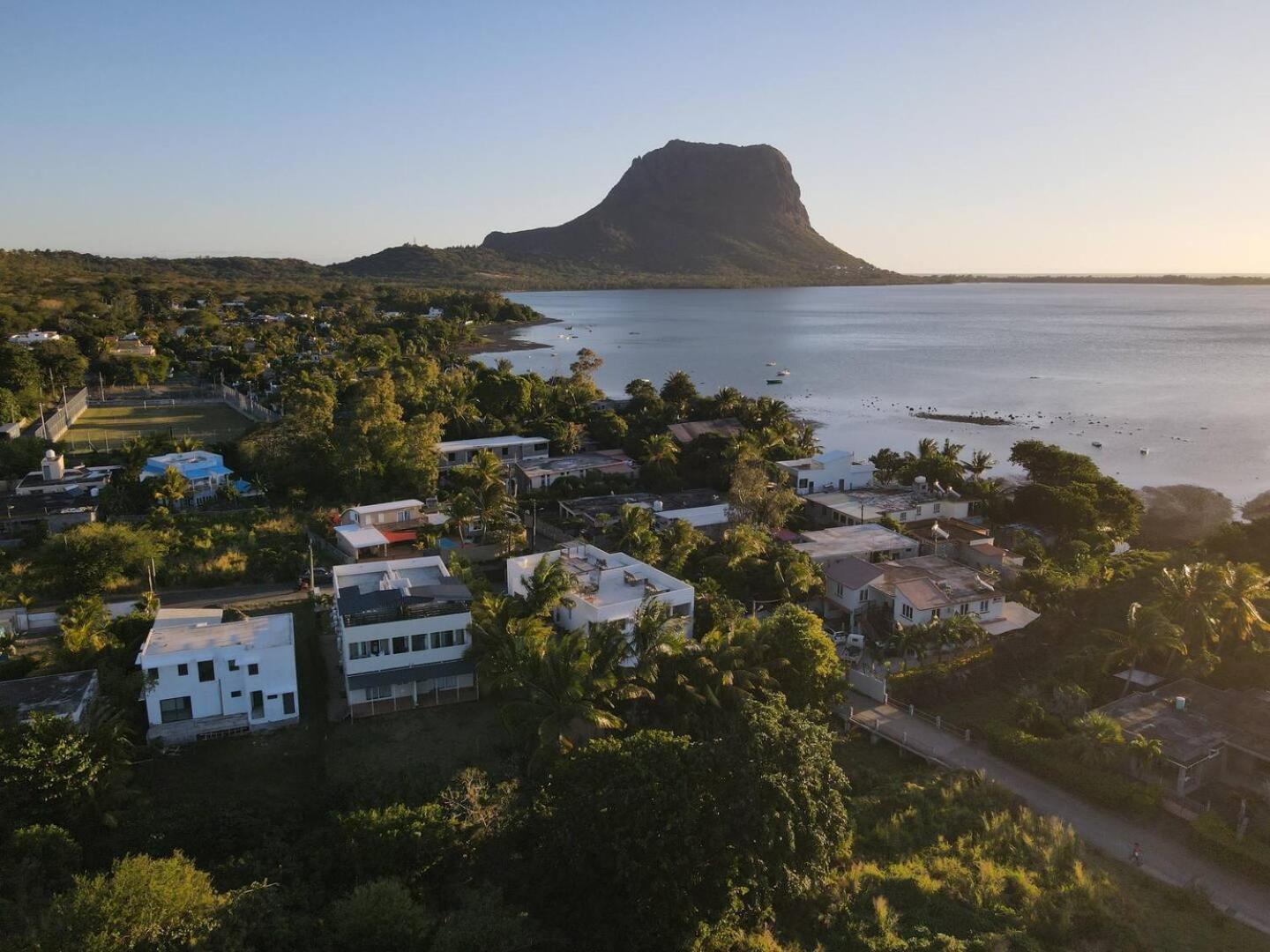 Loukaz -Entire Rental Units W Panoramic Rooftop Coteau Raffin Екстер'єр фото